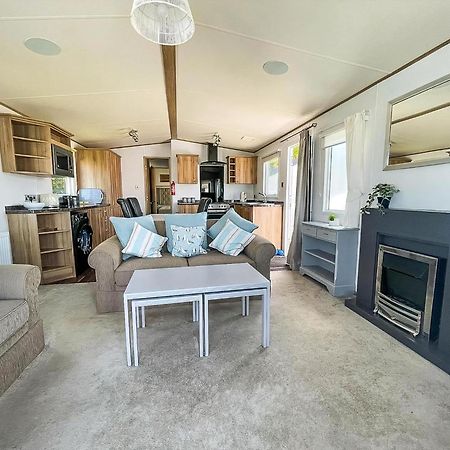 Beautiful Caravan With Decking At Carlton Meres Holiday Park, Suffolk Ref 60022M 삭스먼덤 외부 사진