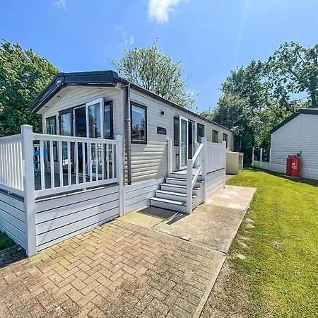 Beautiful Caravan With Decking At Carlton Meres Holiday Park, Suffolk Ref 60022M 삭스먼덤 외부 사진