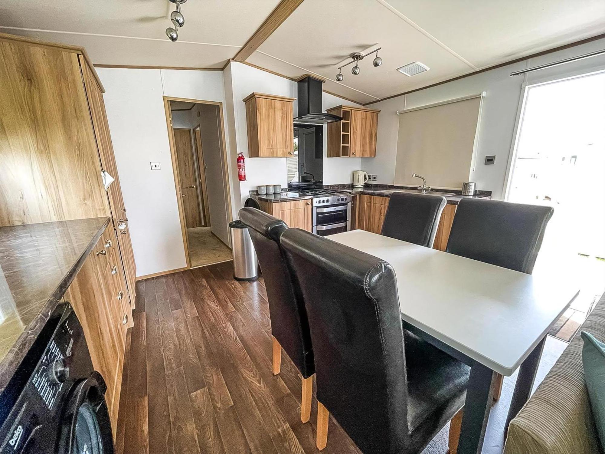 Beautiful Caravan With Decking At Carlton Meres Holiday Park, Suffolk Ref 60022M 삭스먼덤 외부 사진