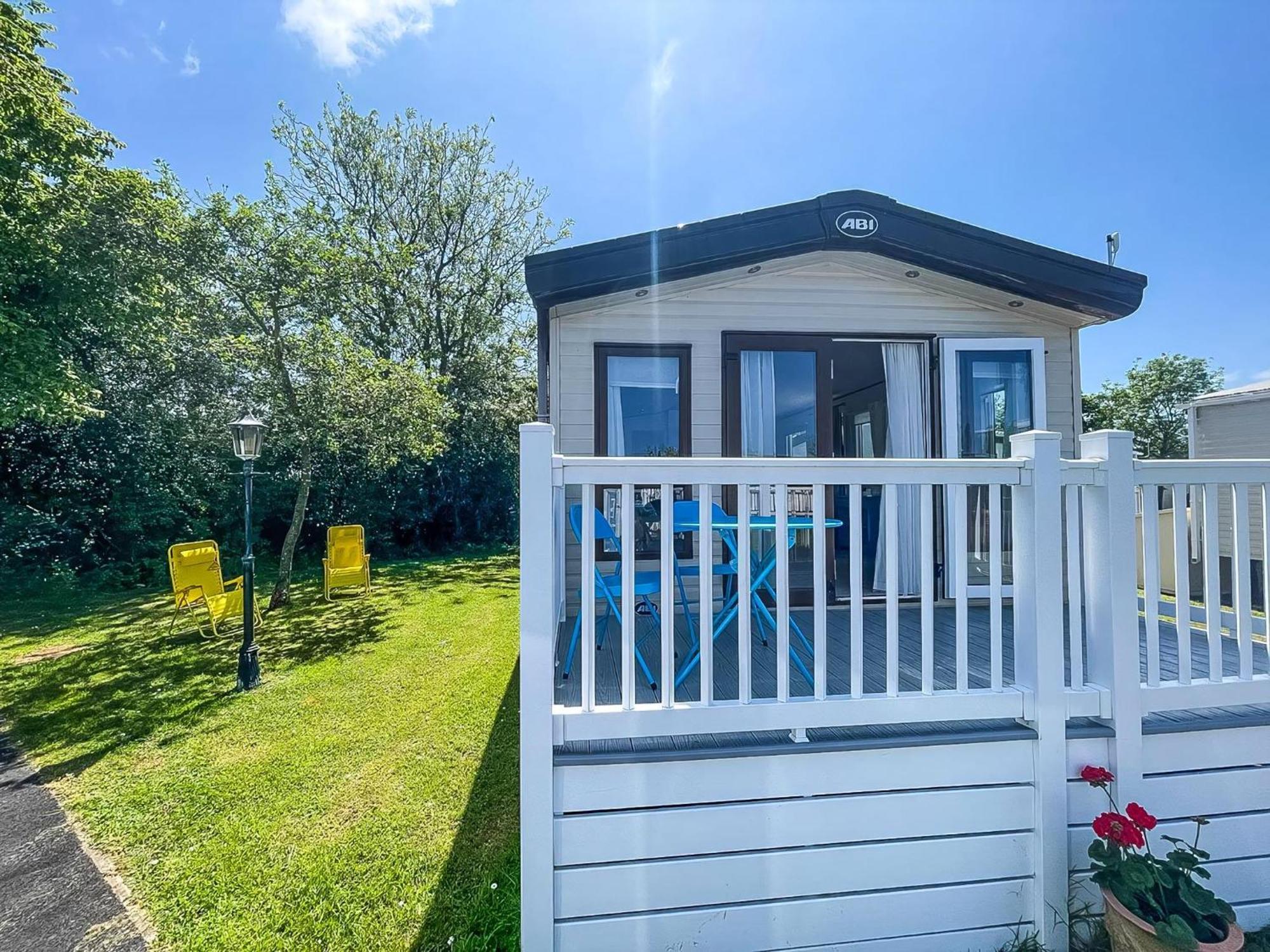 Beautiful Caravan With Decking At Carlton Meres Holiday Park, Suffolk Ref 60022M 삭스먼덤 외부 사진