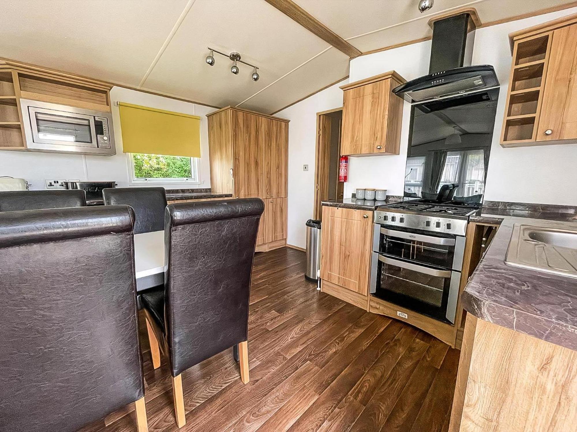 Beautiful Caravan With Decking At Carlton Meres Holiday Park, Suffolk Ref 60022M 삭스먼덤 외부 사진
